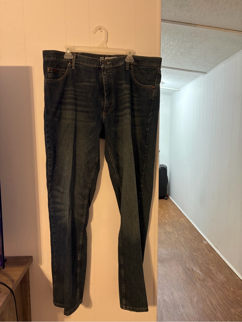 Wrangler Men’s Jeans in Dark Blue Wash